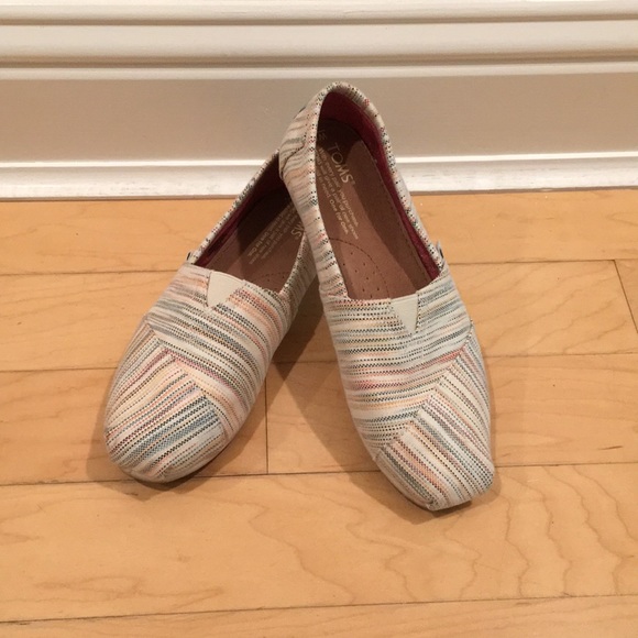Toms Shoes - Toms  classic slip ons